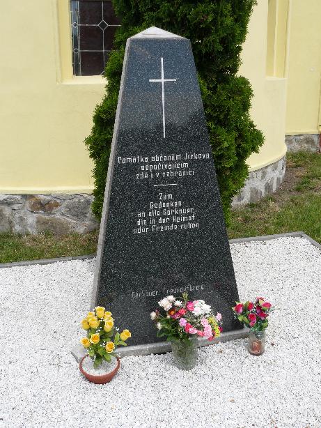 gedenkstein01_goerkau.de.jpg (81596 Byte)