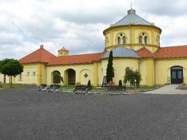 gedenkstein05_goerkau.de.jpg (58925 Byte)